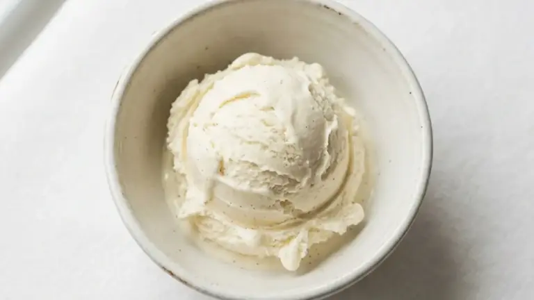 Sorvete caseiro com 4 ingredientes